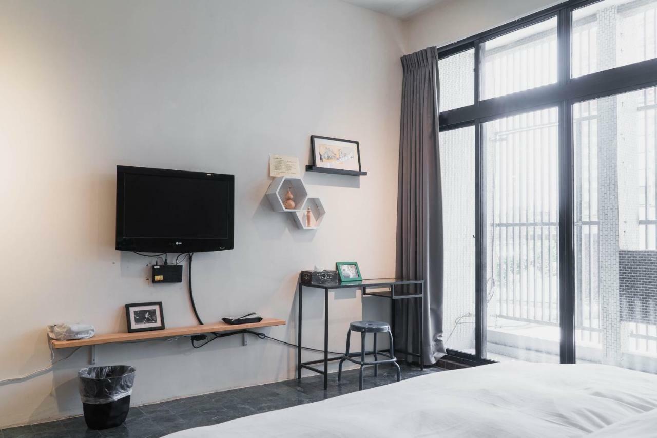 Lai Jia Hotel Tainan Bagian luar foto