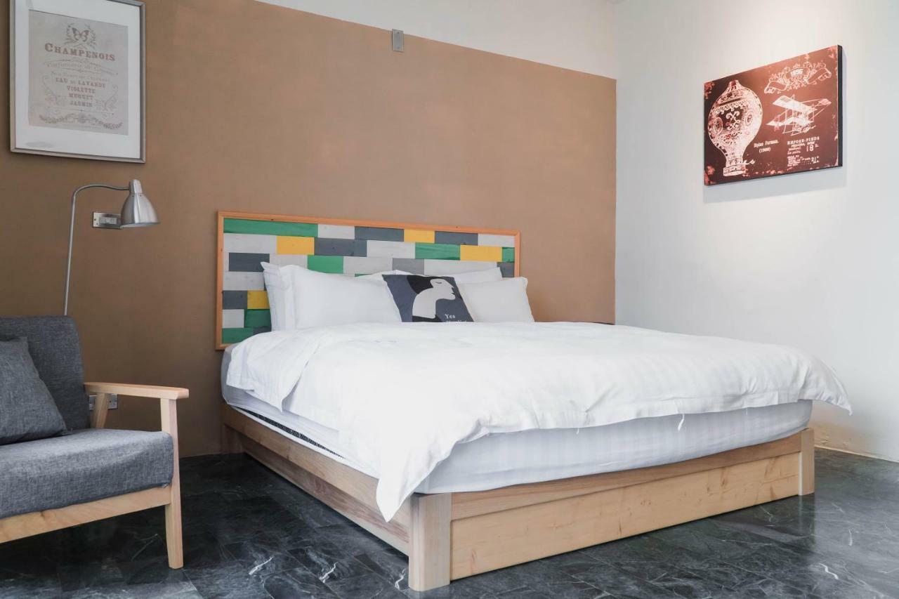 Lai Jia Hotel Tainan Bagian luar foto