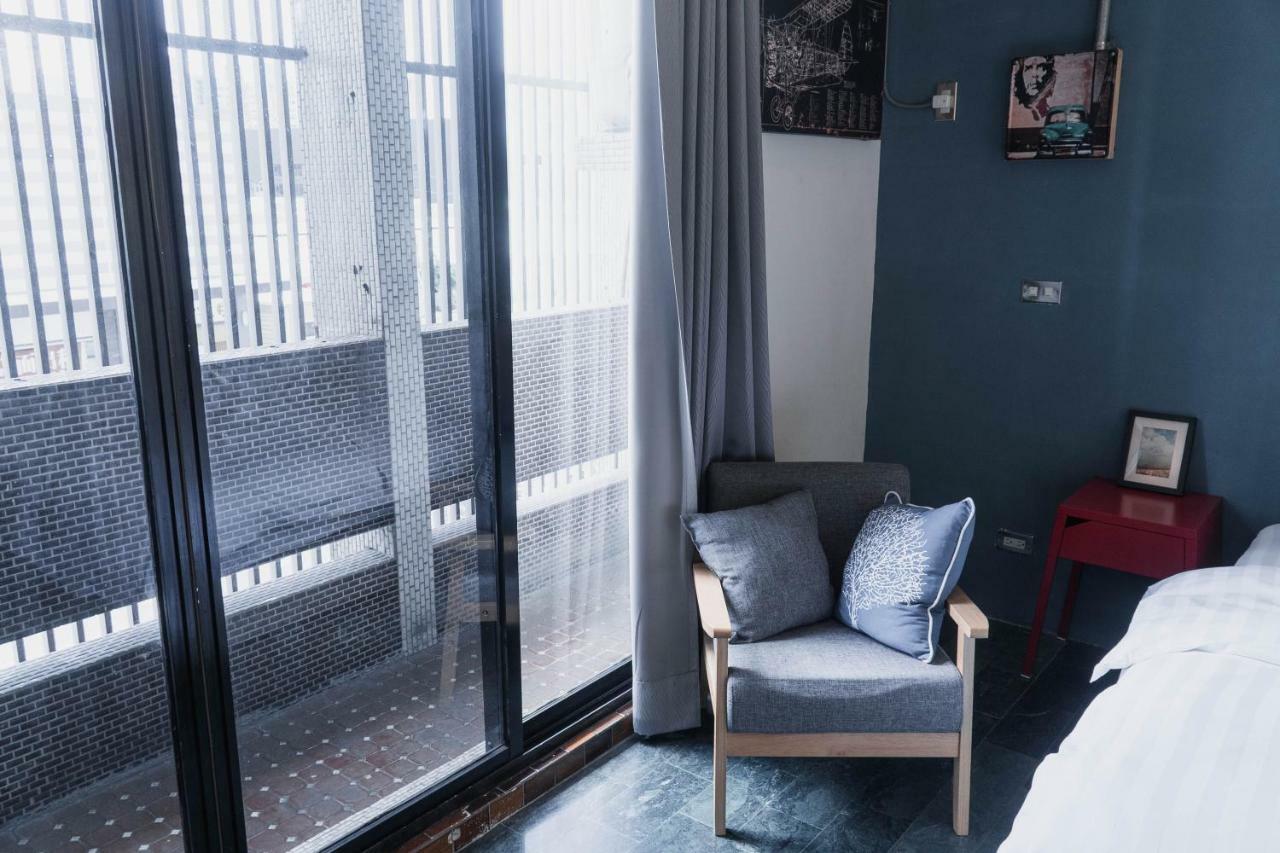 Lai Jia Hotel Tainan Bagian luar foto